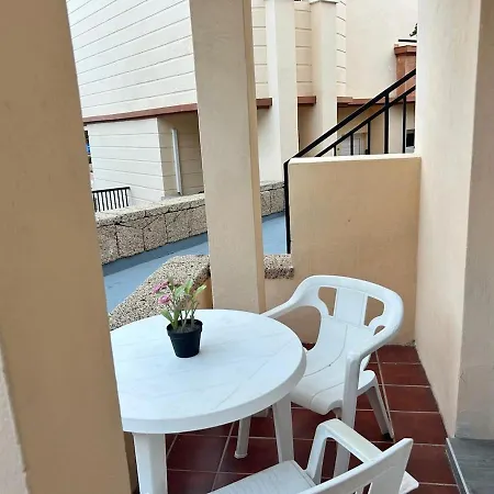 Modern One Bedroom Flat In Yucca Park