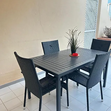 Modern One Bedroom Flat In Yucca Park Daire
